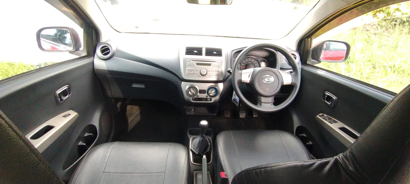 2016 Daihatsu Ayla  2016 Daihatsu Ayla