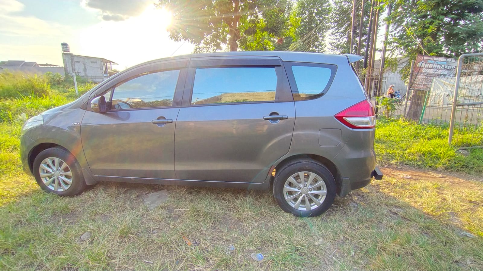 2013 Suzuki Ertiga  2013 Suzuki Ertiga
