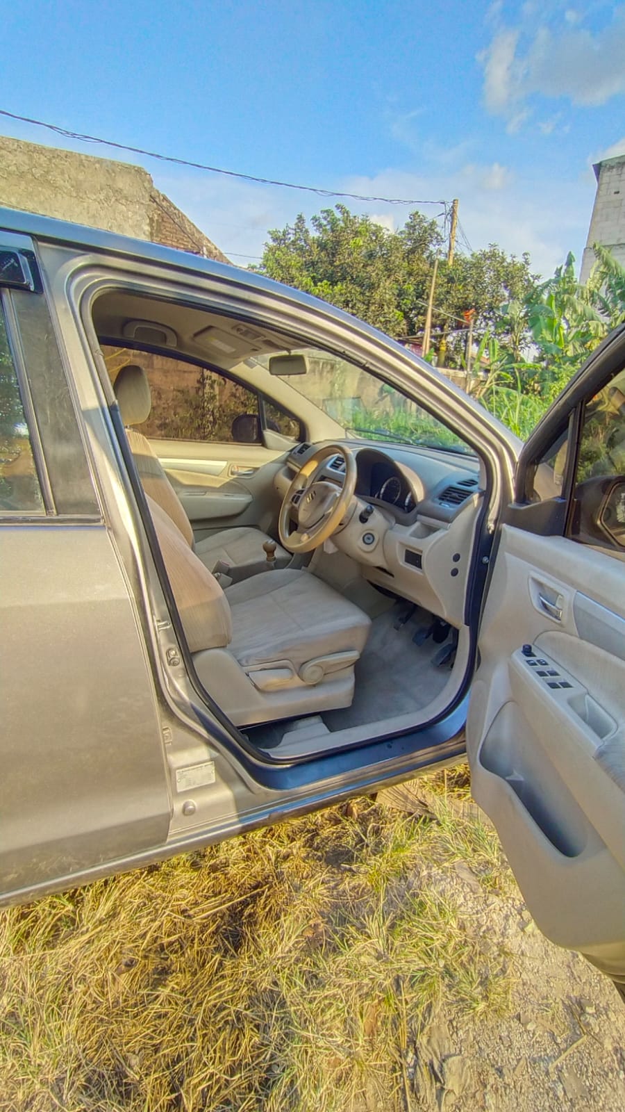 2013 Suzuki Ertiga  2013 Suzuki Ertiga