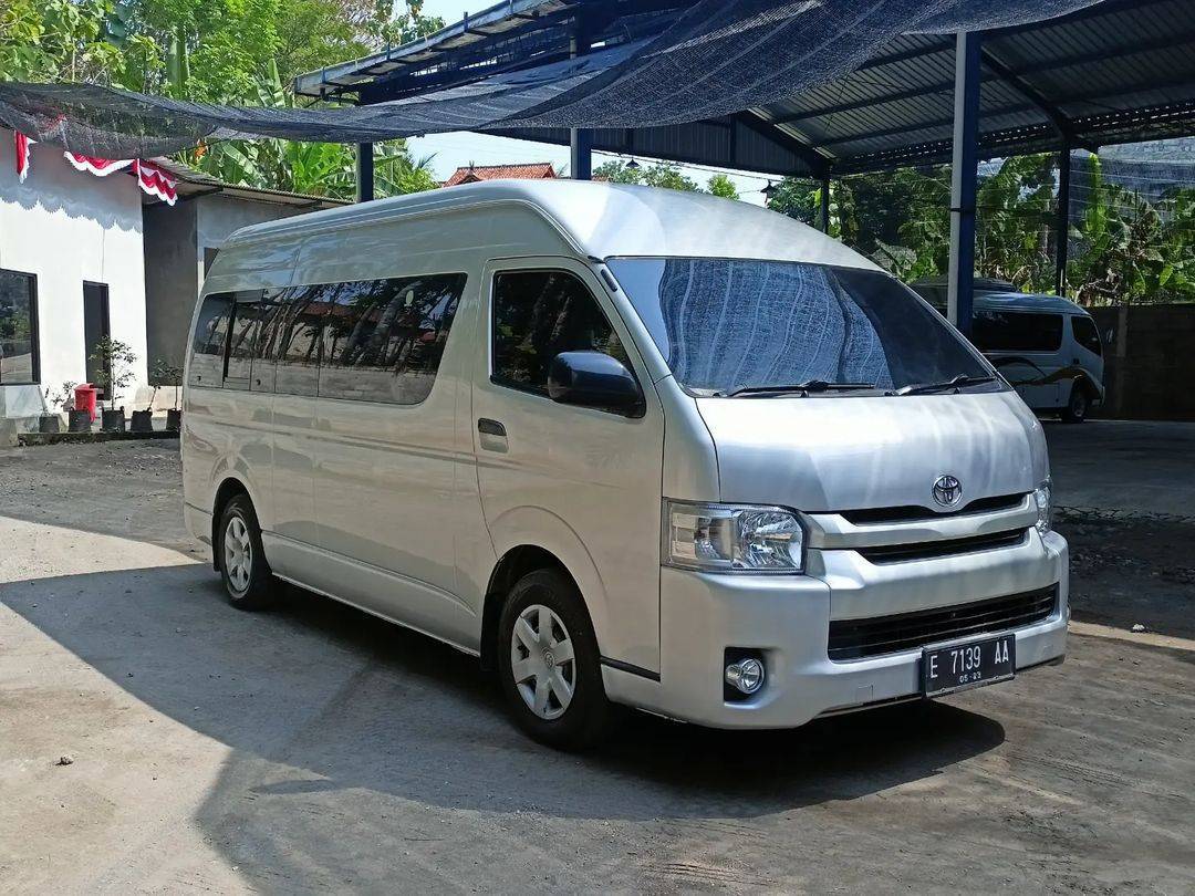 Second Hand 2012 Toyota Hiace COMMUTER DSL 2.5