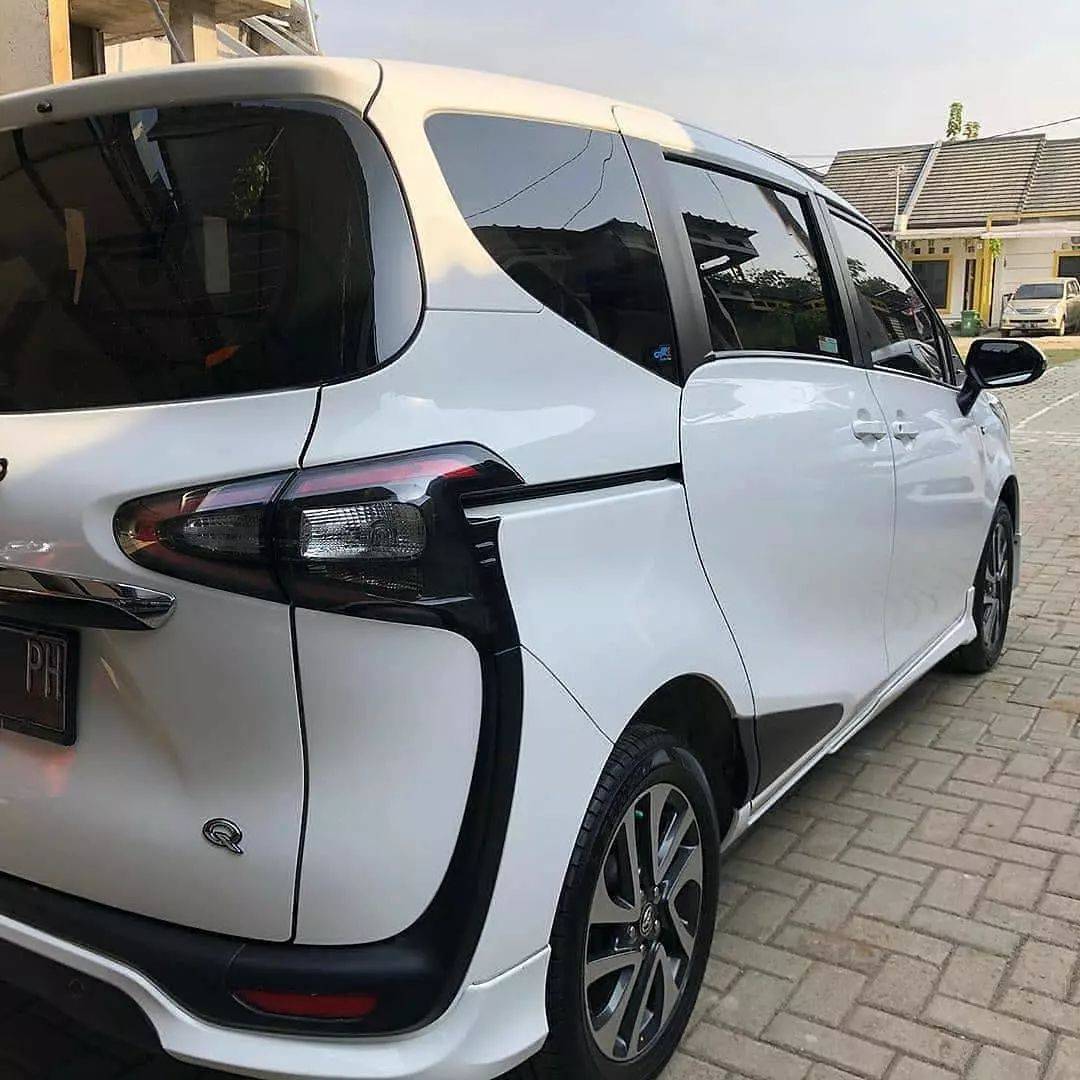 2017 Toyota Sienta 2017 Toyota Sienta