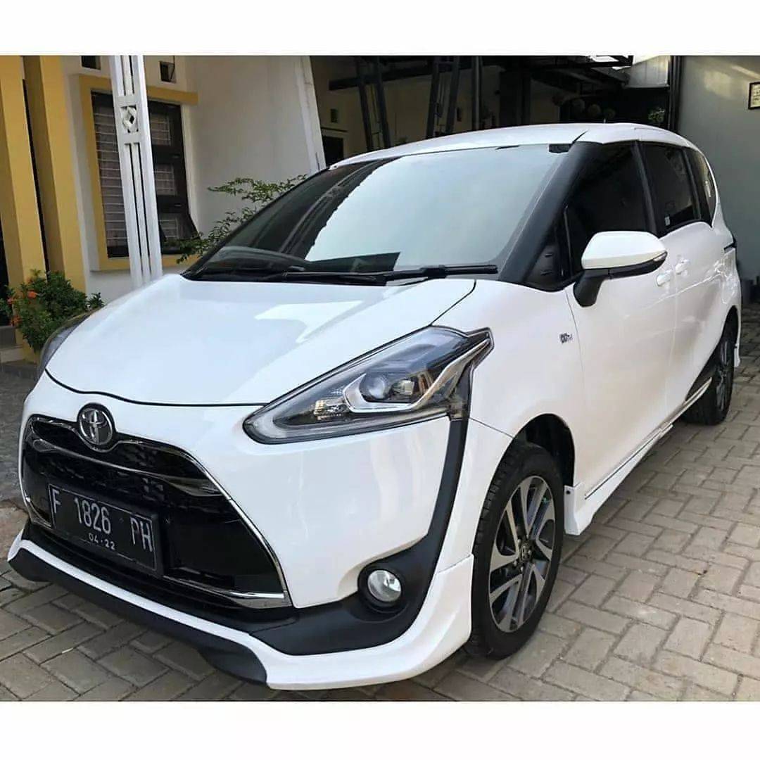 2017 Toyota Sienta 2017 Toyota Sienta