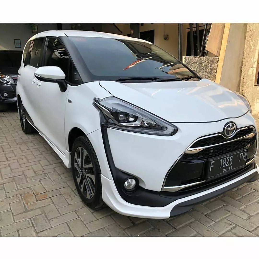 2017 Toyota Sienta 2017 Toyota Sienta