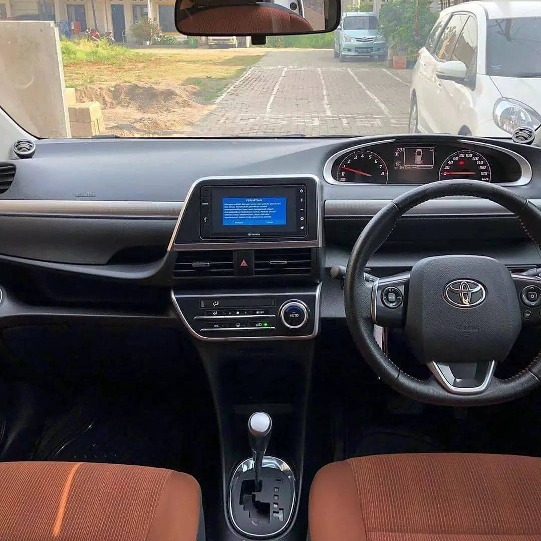 2017 Toyota Sienta 2017 Toyota Sienta