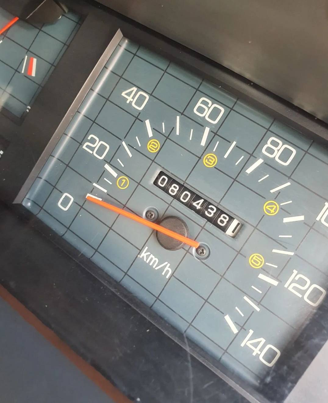 2015 Mitsubishi L300 2015 Mitsubishi L300