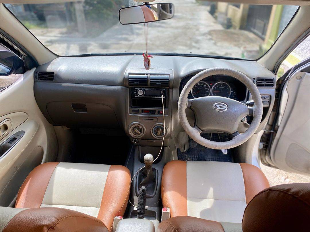 2010 Daihatsu Xenia 2010 Daihatsu Xenia