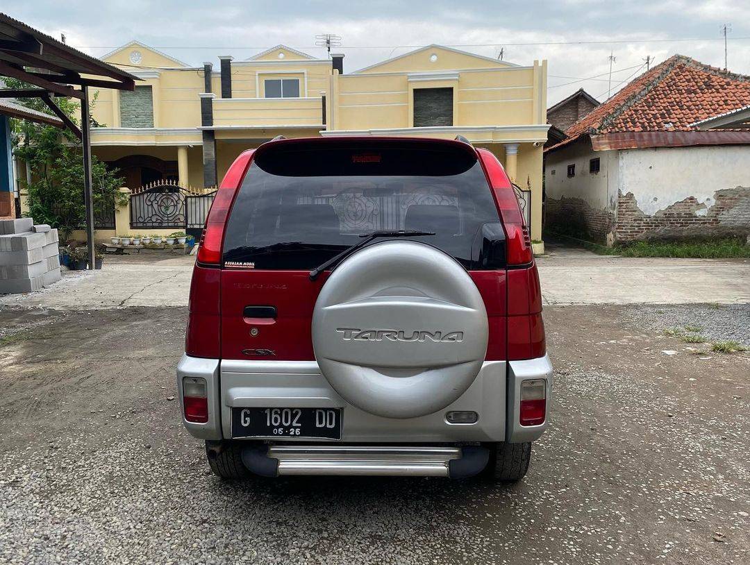 2000 Daihatsu Taruna 2000 Daihatsu Taruna