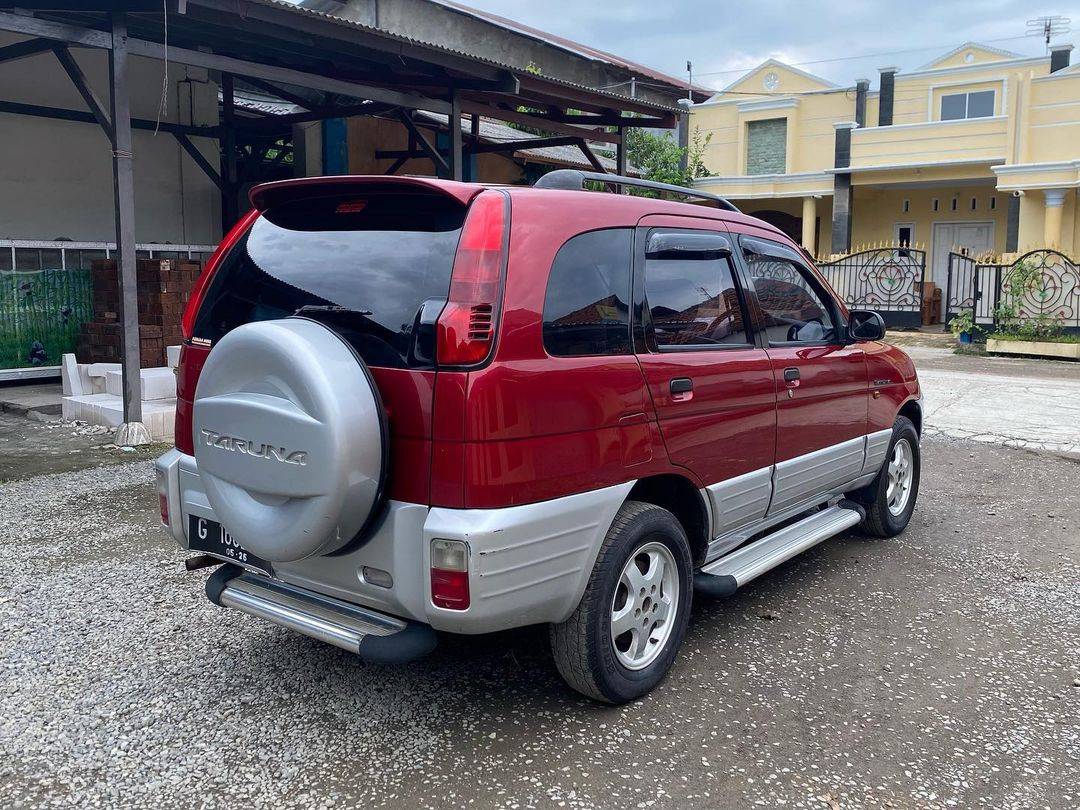 2000 Daihatsu Taruna 2000 Daihatsu Taruna