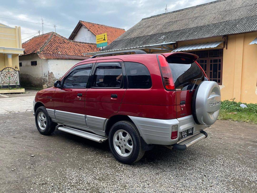 2000 Daihatsu Taruna 2000 Daihatsu Taruna