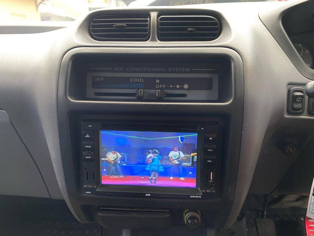 2000 Daihatsu Taruna 2000 Daihatsu Taruna