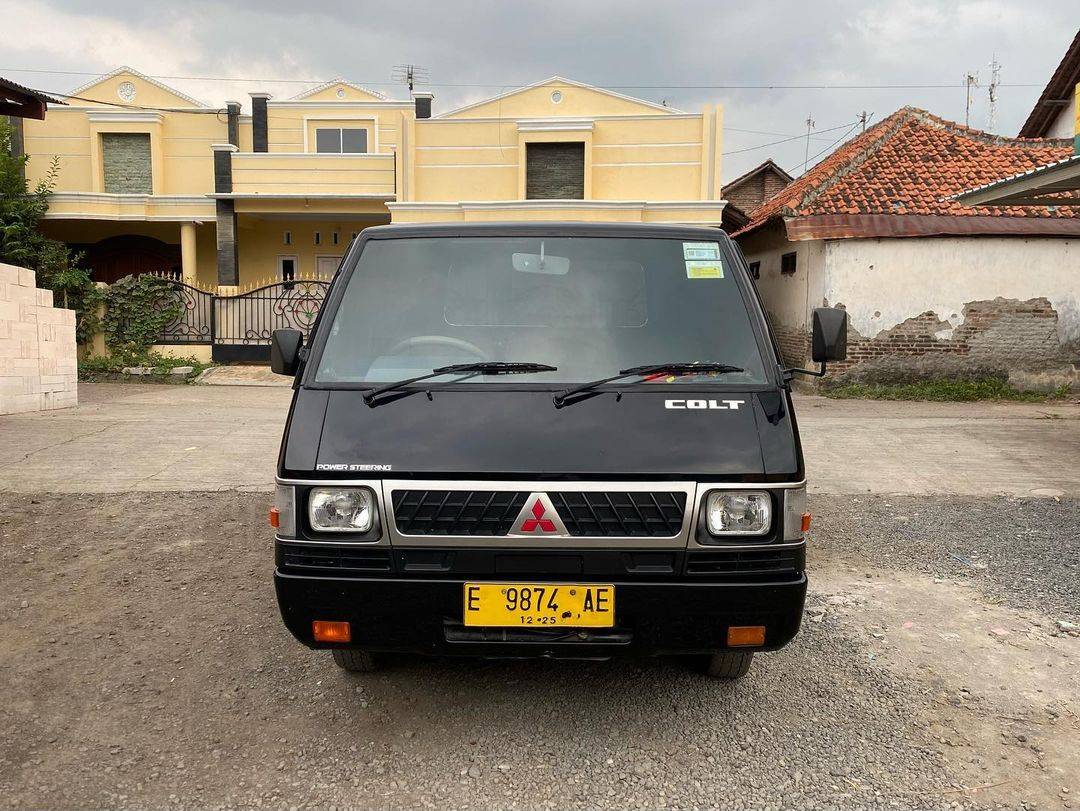 Second Hand 2020 Mitsubishi L300 Second Hand 2020 Mitsubishi L300