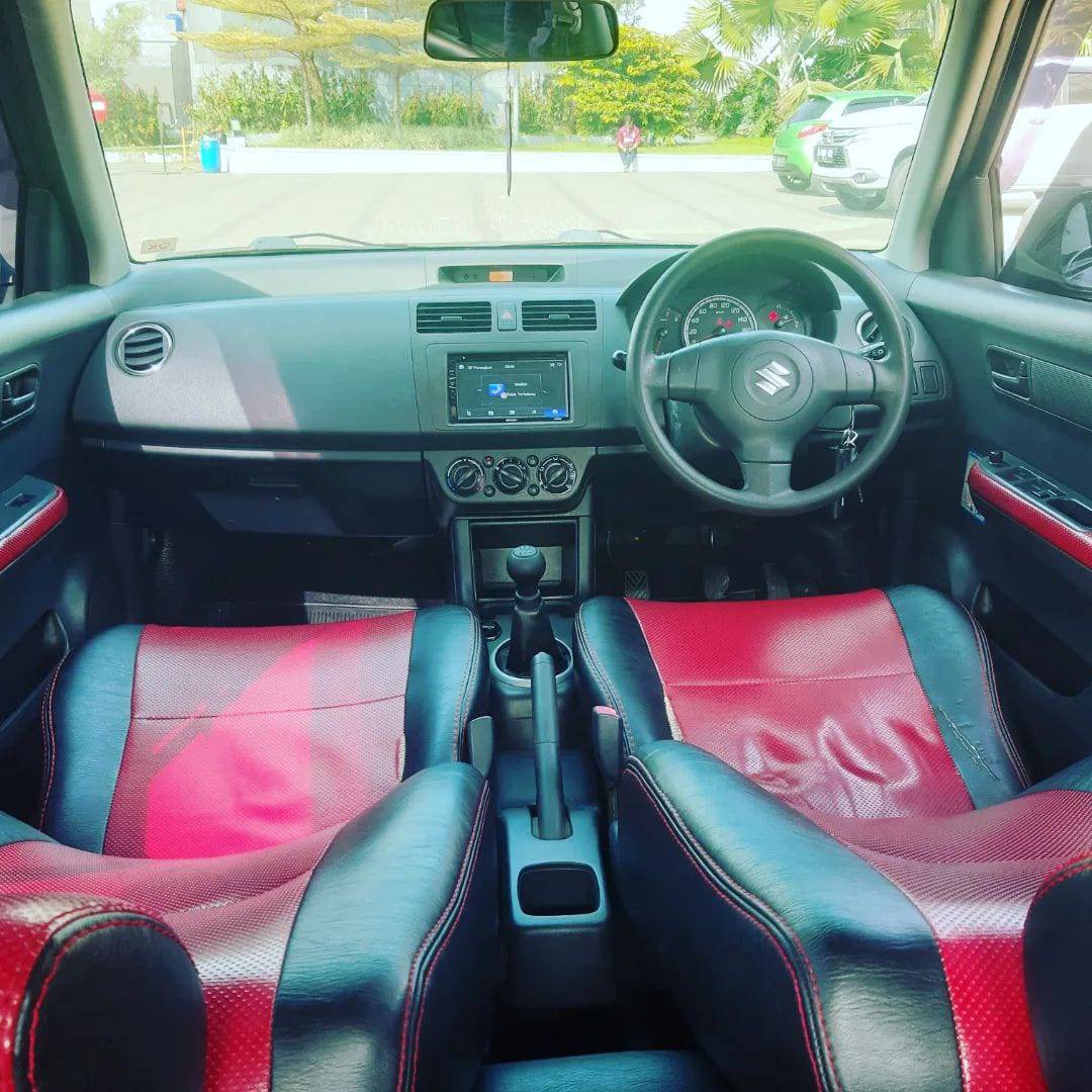 2011 Suzuki Swift 2011 Suzuki Swift