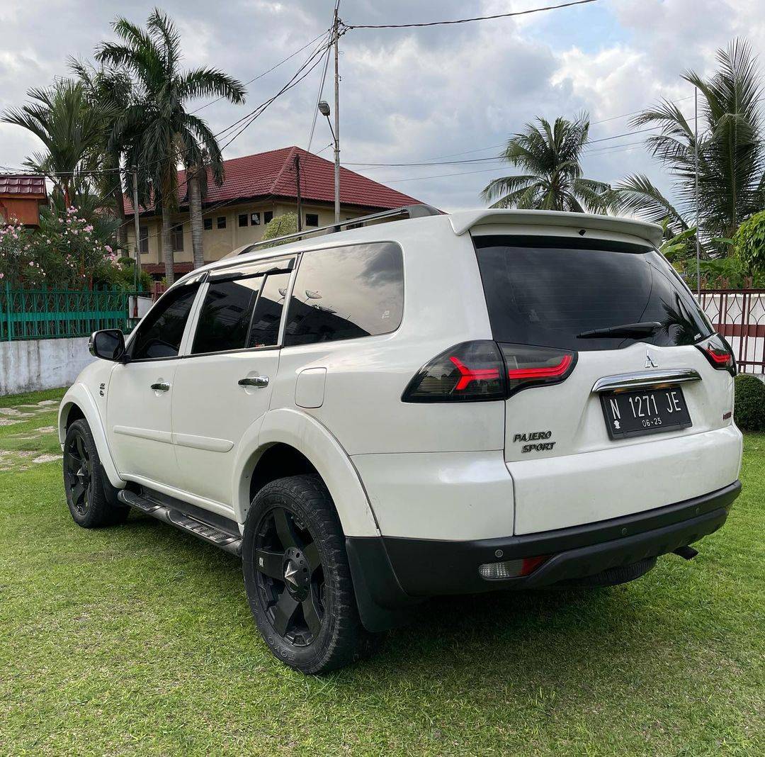 2015 Mitsubishi Pajero Sport 2015 Mitsubishi Pajero Sport