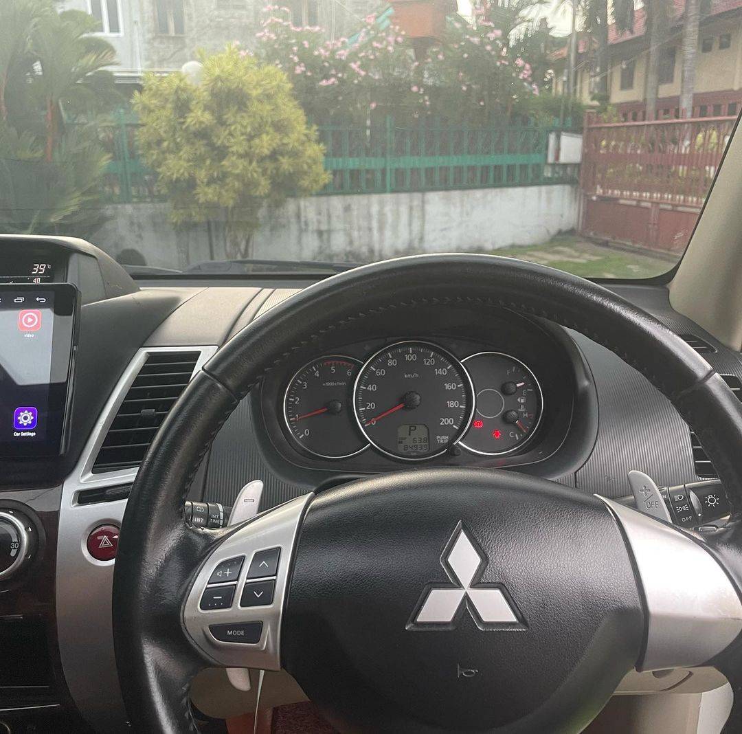 2015 Mitsubishi Pajero Sport 2015 Mitsubishi Pajero Sport