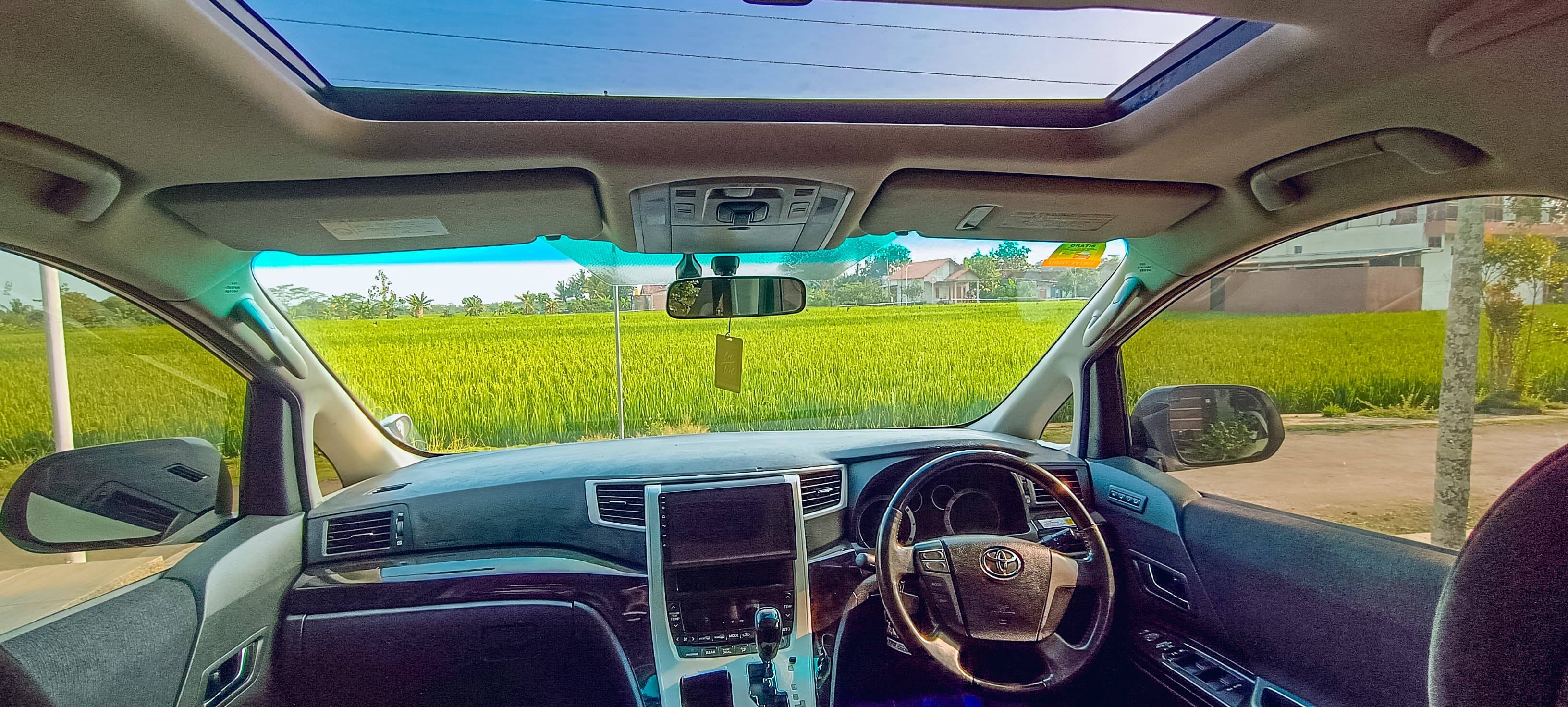 2012 Toyota Alphard 2012 Toyota Alphard