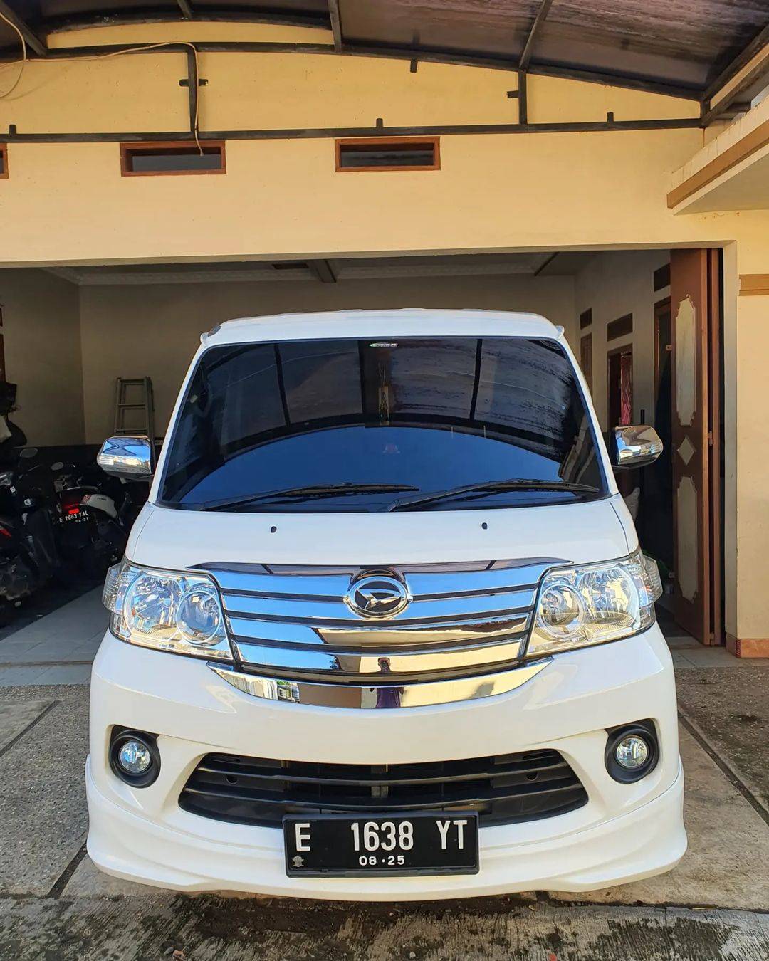 2017 Daihatsu Luxio Bekas 2017 Daihatsu Luxio Bekas