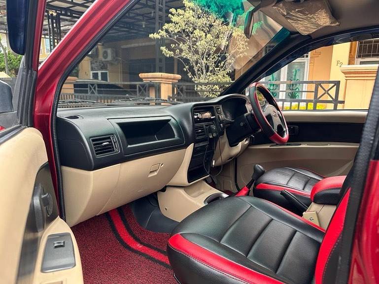 2012 Isuzu Panther 2012 Isuzu Panther