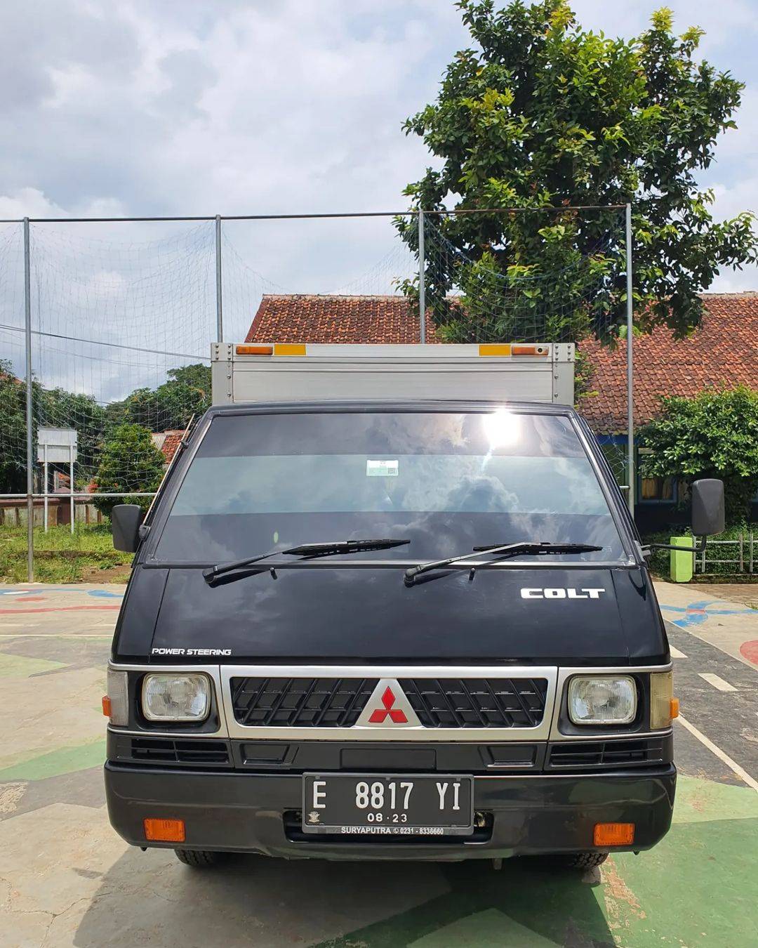 Second Hand 2018 Mitsubishi L300 Second Hand 2018 Mitsubishi L300