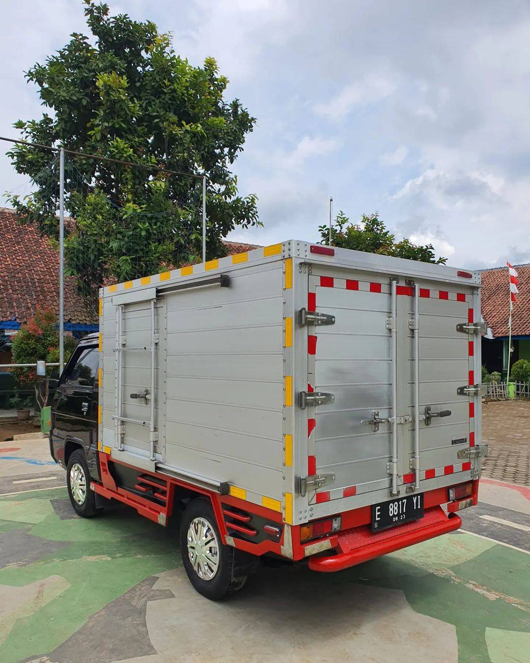 2018 Mitsubishi L300 2018 Mitsubishi L300