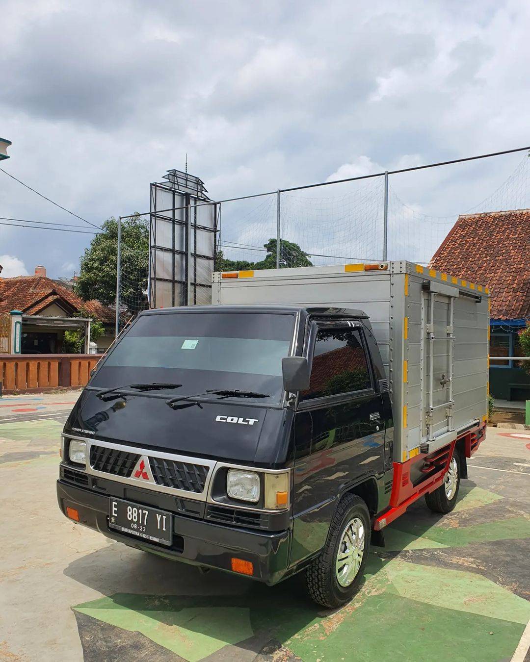 2018 Mitsubishi L300 2018 Mitsubishi L300