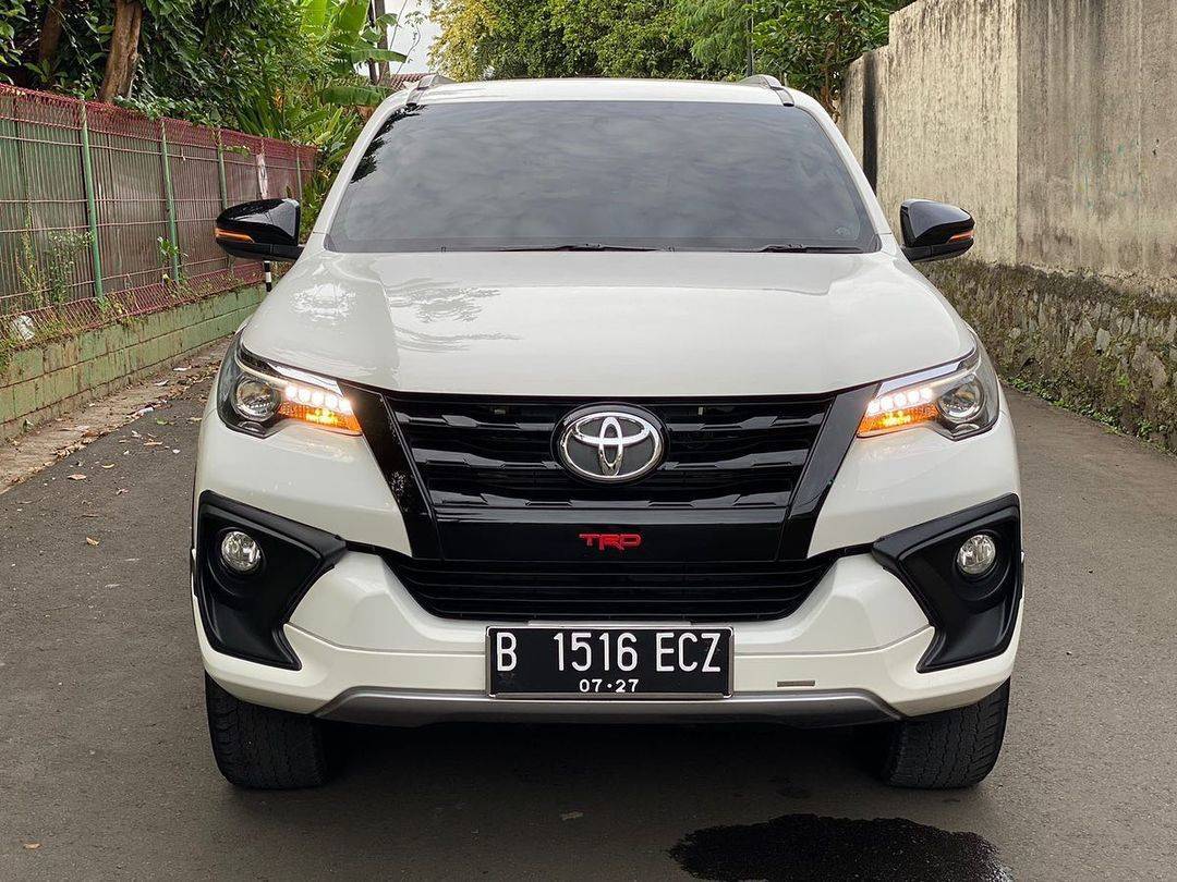 2019 Toyota Fortuner VRZ 4X2 TRD 2.4L AT Bekas