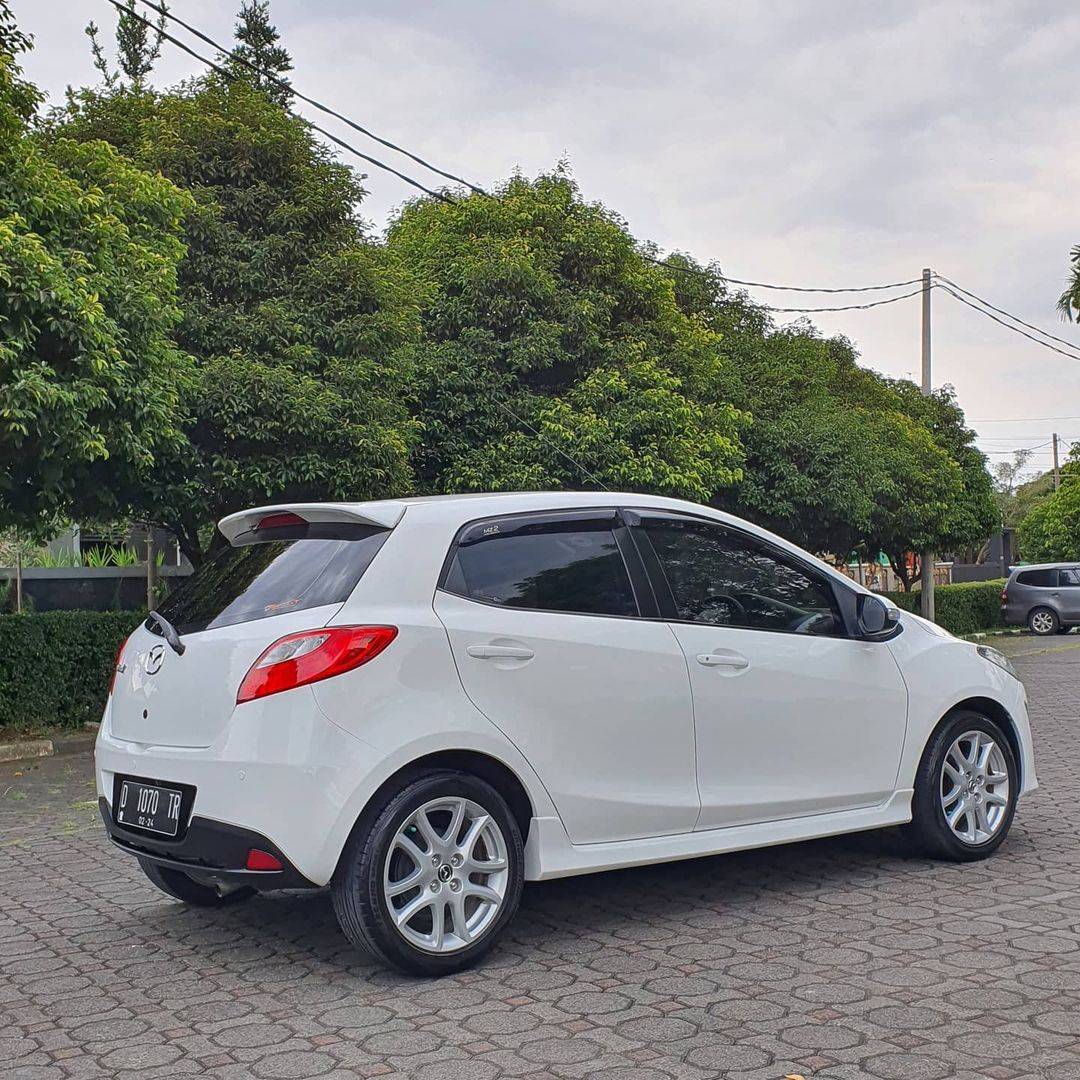 2015 Mazda 2 2015 Mazda 2