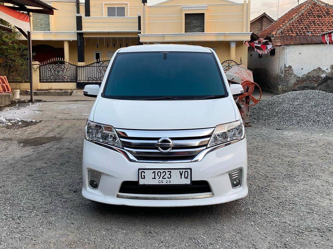 2013 Nissan Serena Bekas 2013 Nissan Serena Bekas