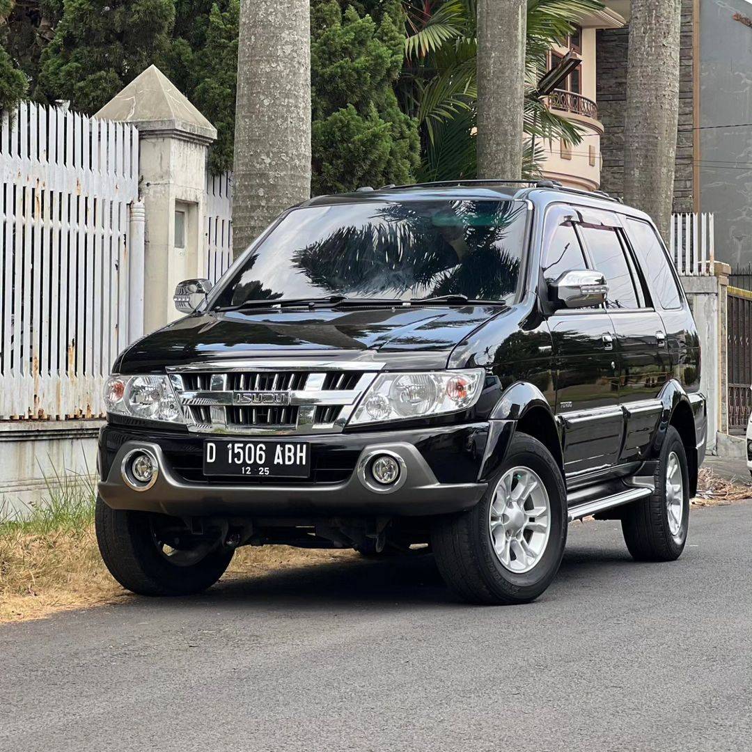 Second Hand 2014 Isuzu Panther Second Hand 2014 Isuzu Panther
