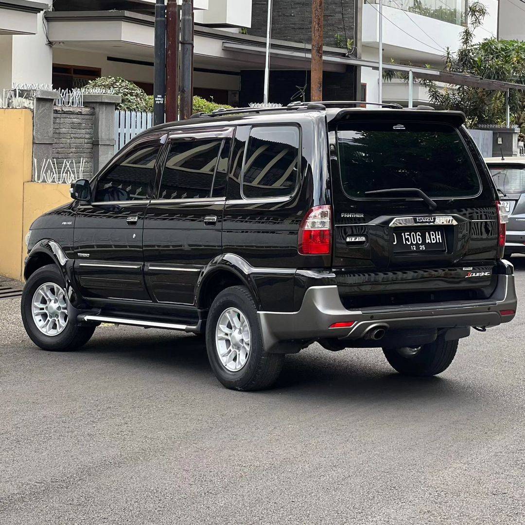 2014 Isuzu Panther 2014 Isuzu Panther