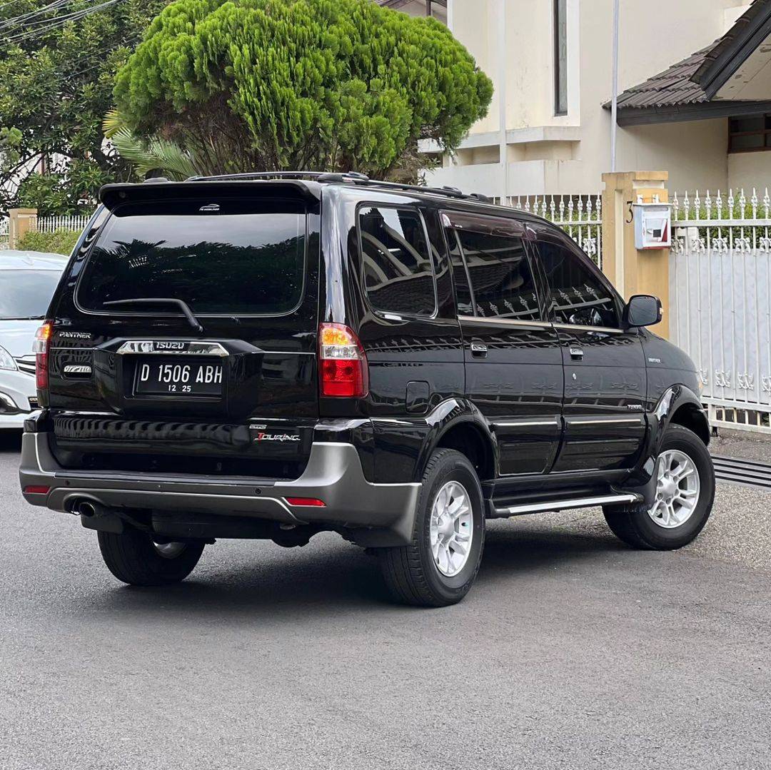 2014 Isuzu Panther 2014 Isuzu Panther