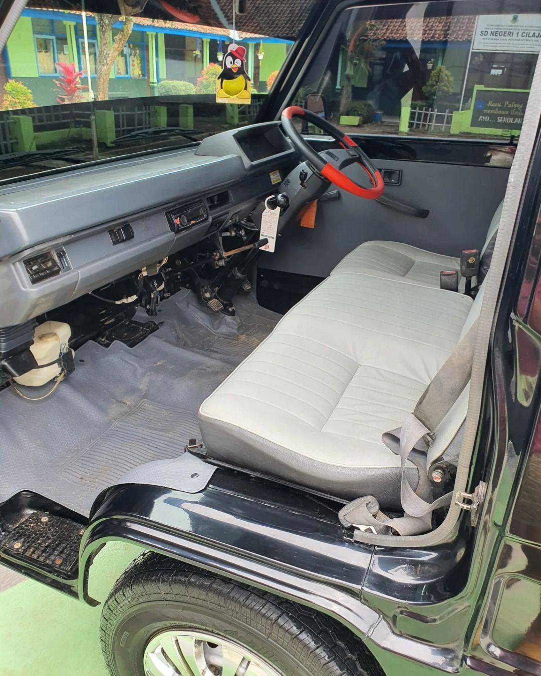 2018 Mitsubishi L300 2018 Mitsubishi L300