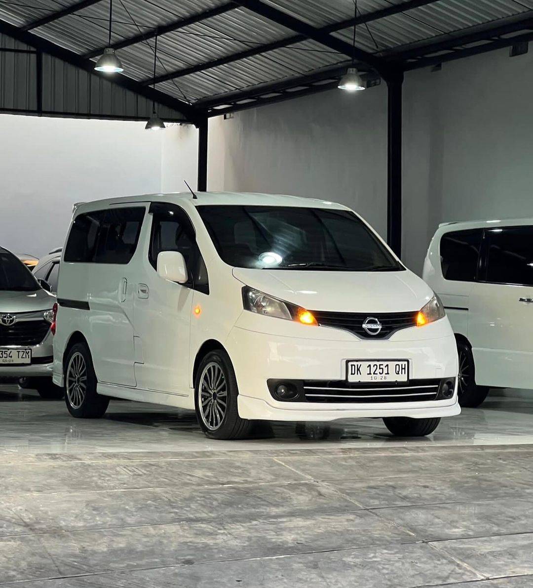 2012 Nissan Evalia XV A/T 2012 Nissan Evalia XV A/T