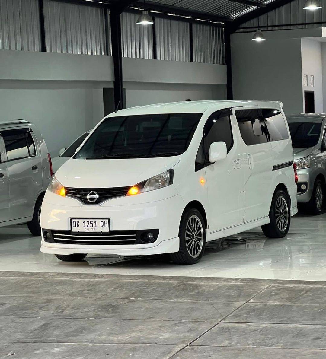 2012 Nissan Evalia XV A/T 2012 Nissan Evalia XV A/T