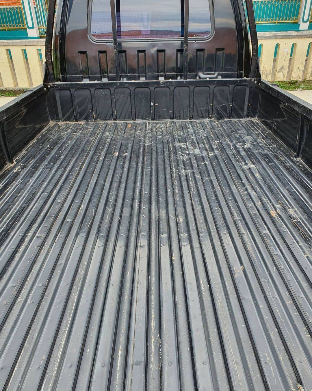 2013 Mitsubishi L300 2013 Mitsubishi L300