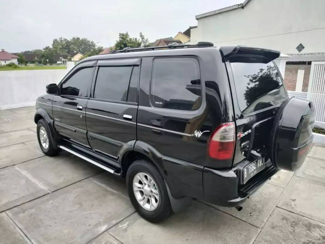 2013 Isuzu Panther 2013 Isuzu Panther