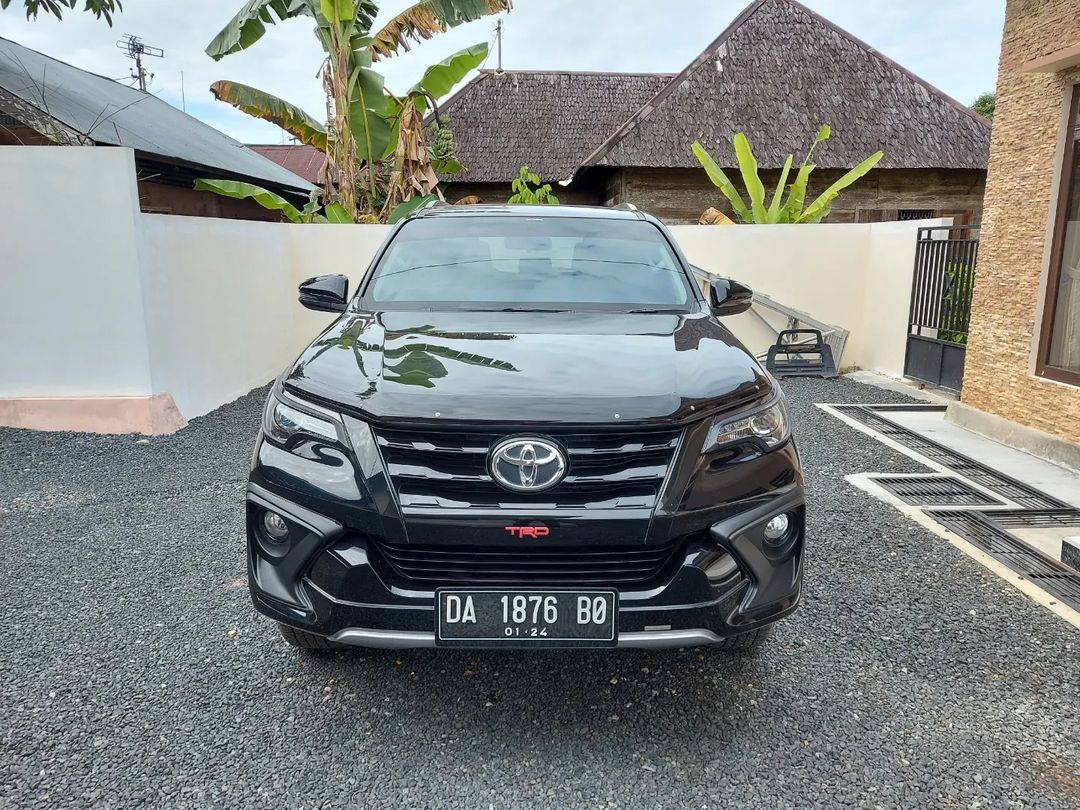 Second Hand 2019 Toyota Fortuner 4X2 2.5L AT TRD