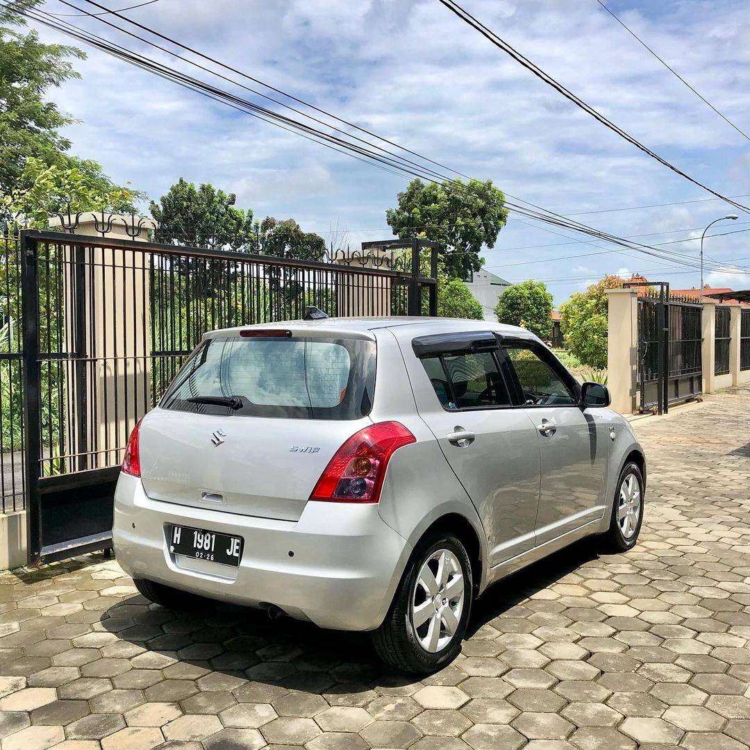 2010 Suzuki Swift 2010 Suzuki Swift
