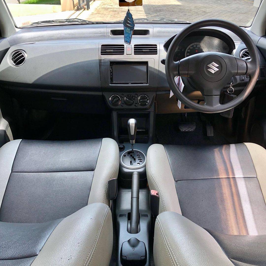 2010 Suzuki Swift 2010 Suzuki Swift