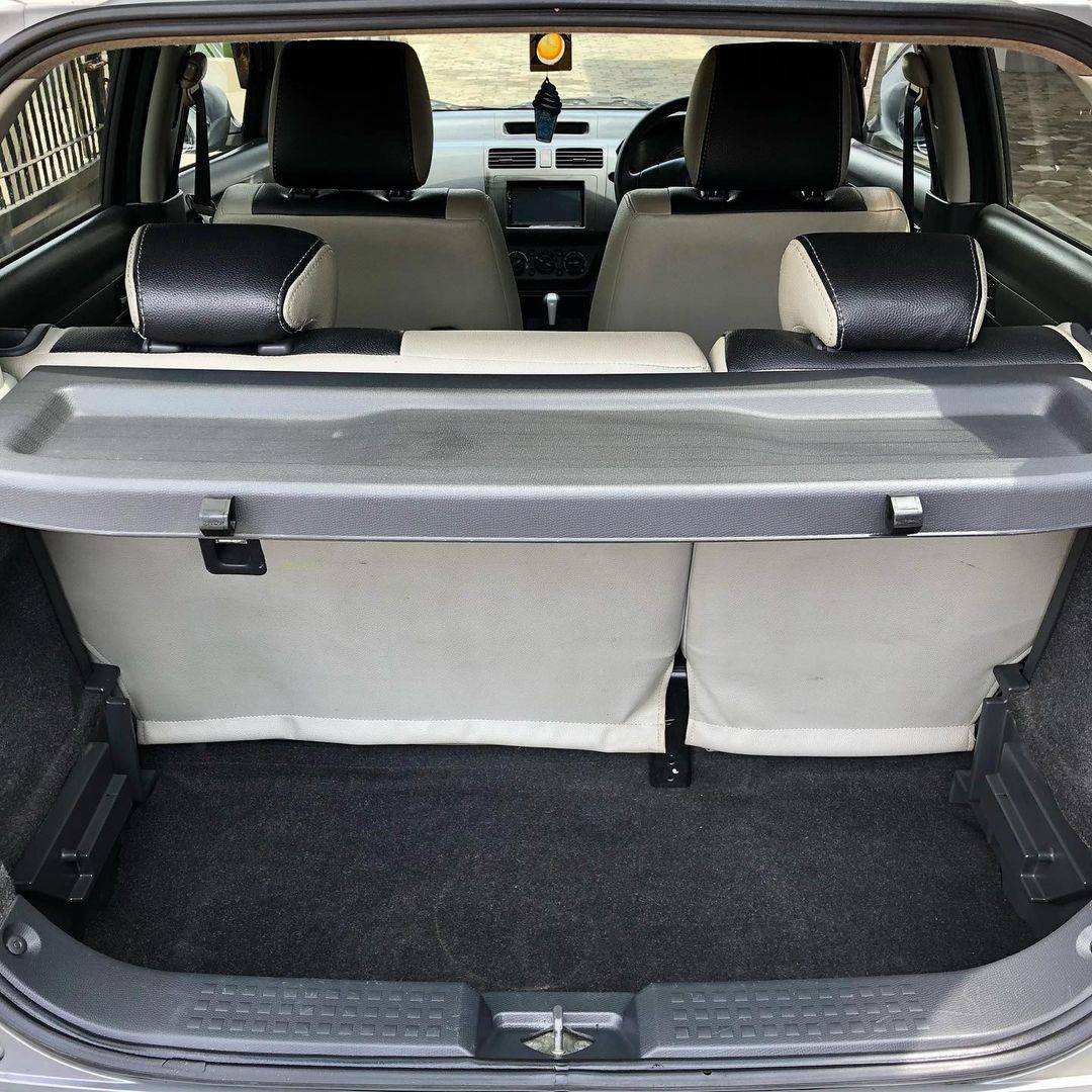 2010 Suzuki Swift 2010 Suzuki Swift