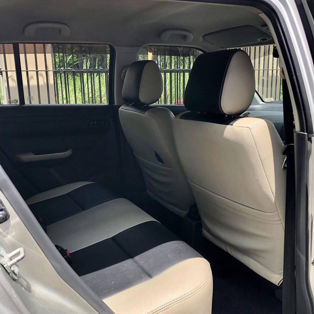 2010 Suzuki Swift 2010 Suzuki Swift