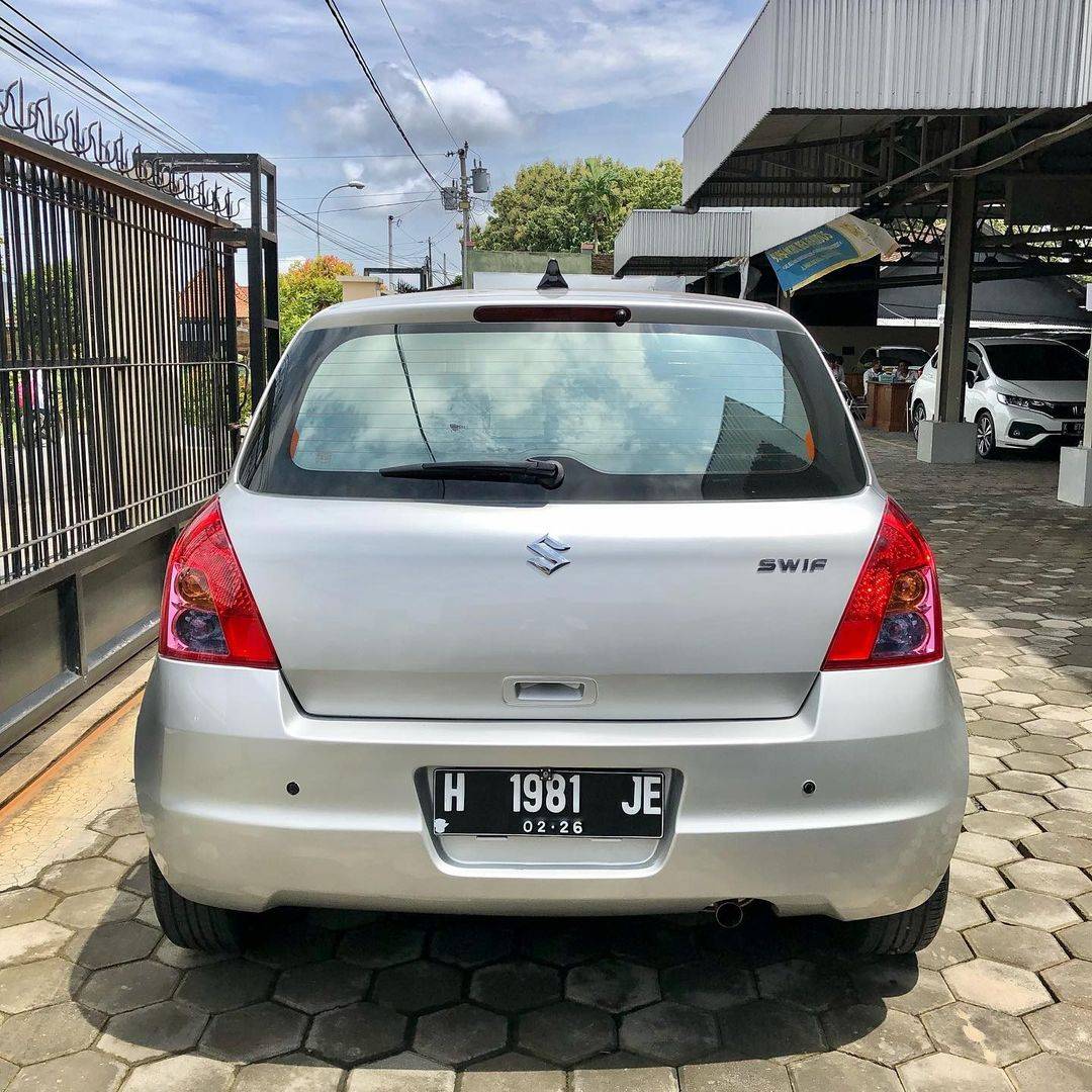 2010 Suzuki Swift 2010 Suzuki Swift