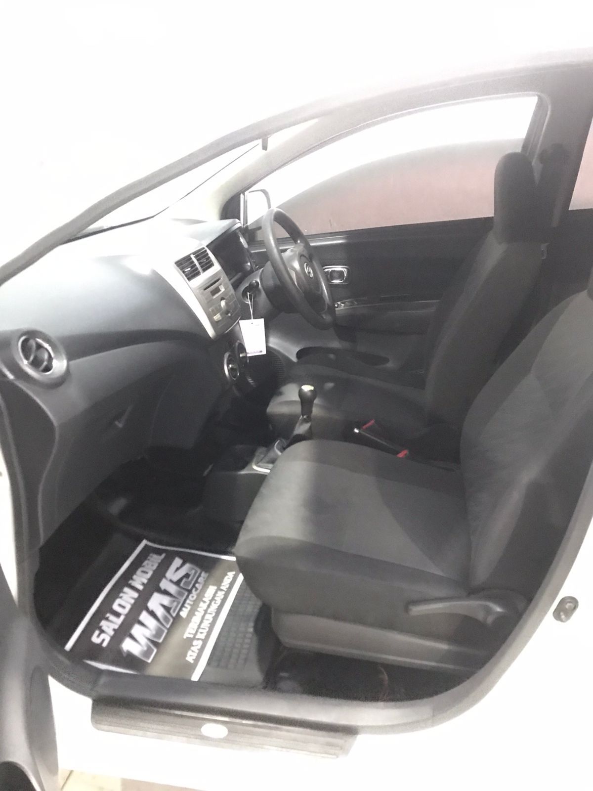 2014 Daihatsu Ayla 2014 Daihatsu Ayla