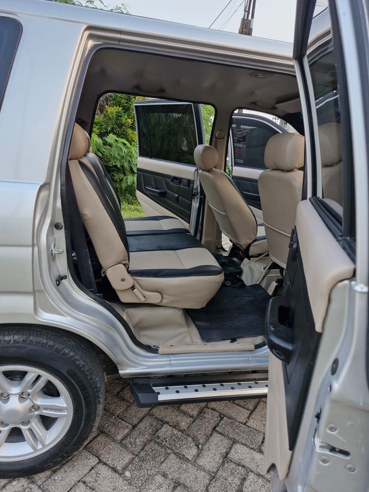 2015 Isuzu Panther 2015 Isuzu Panther