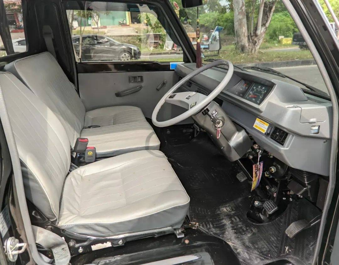 2020 Mitsubishi L300 2020 Mitsubishi L300