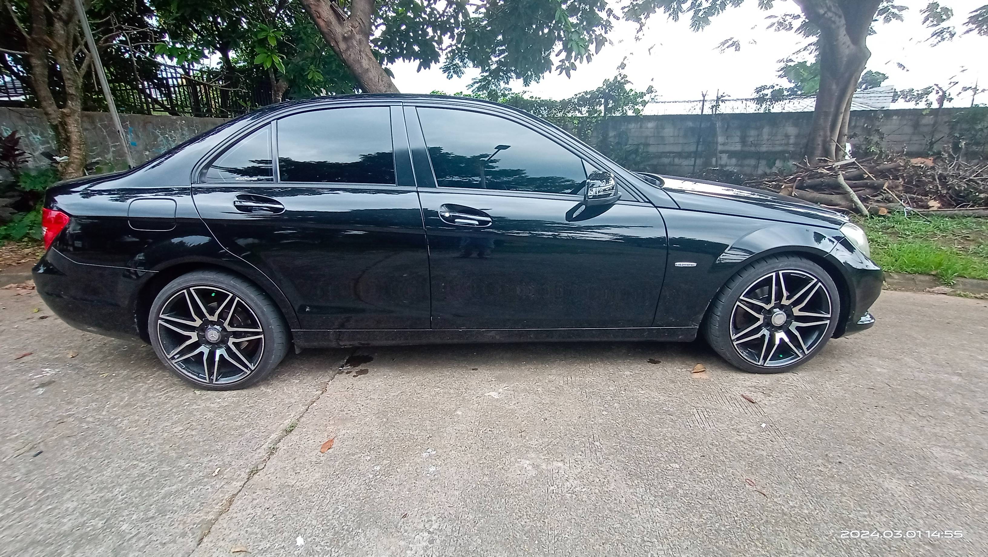 2011 Mercedes Benz C-Class Sedan 2011 Mercedes Benz C-Class Sedan