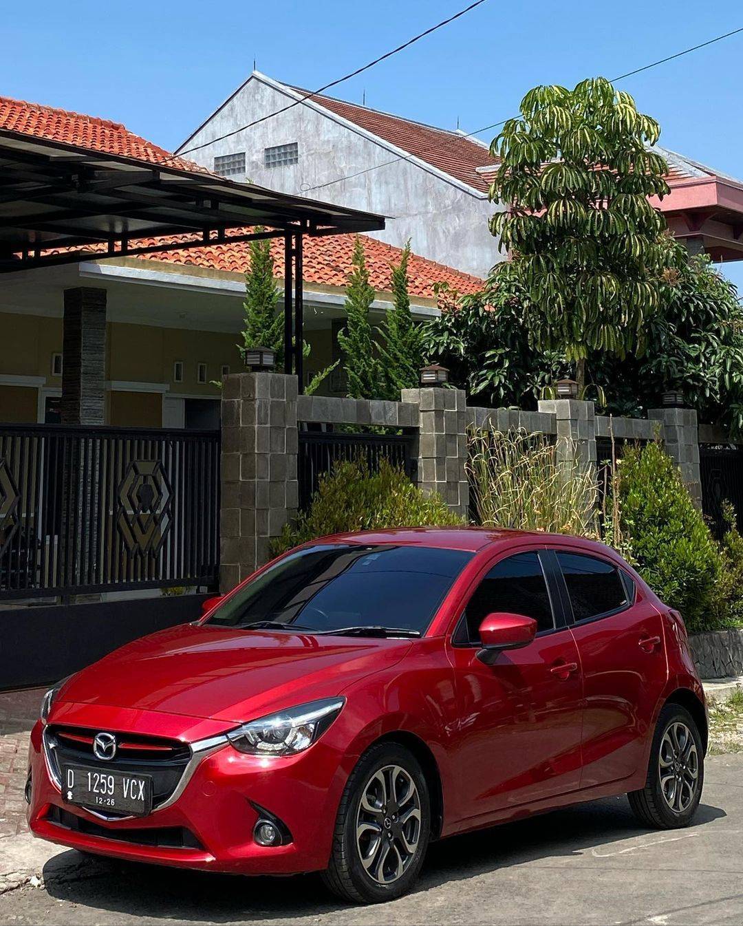 Second Hand 2014 Mazda 2 GT AT