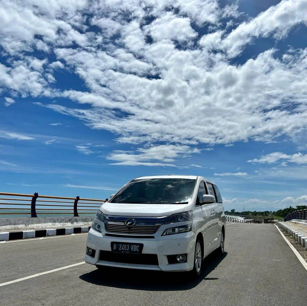 2012 Toyota Vellfire 2012 Toyota Vellfire