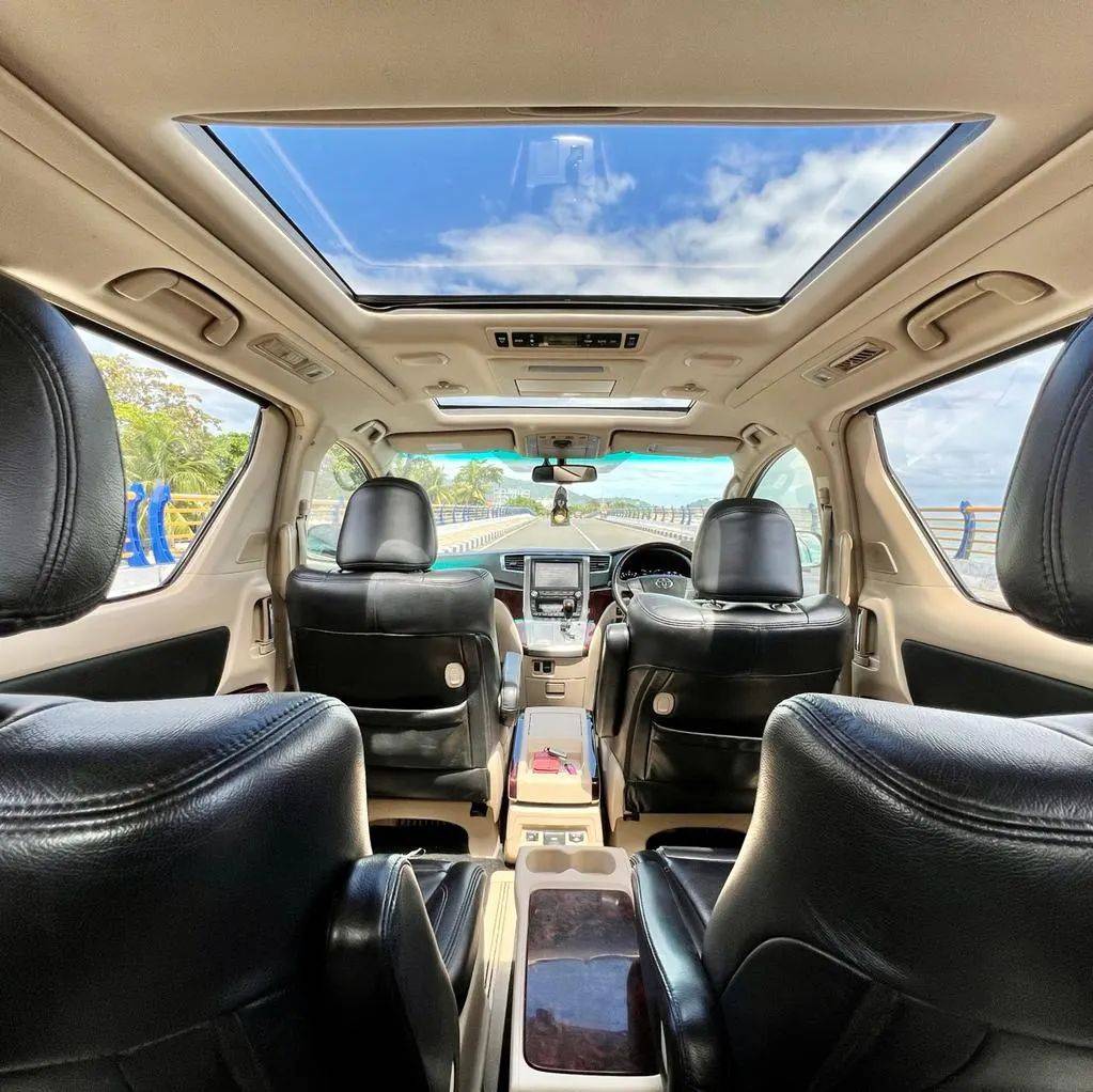 2012 Toyota Vellfire 2012 Toyota Vellfire