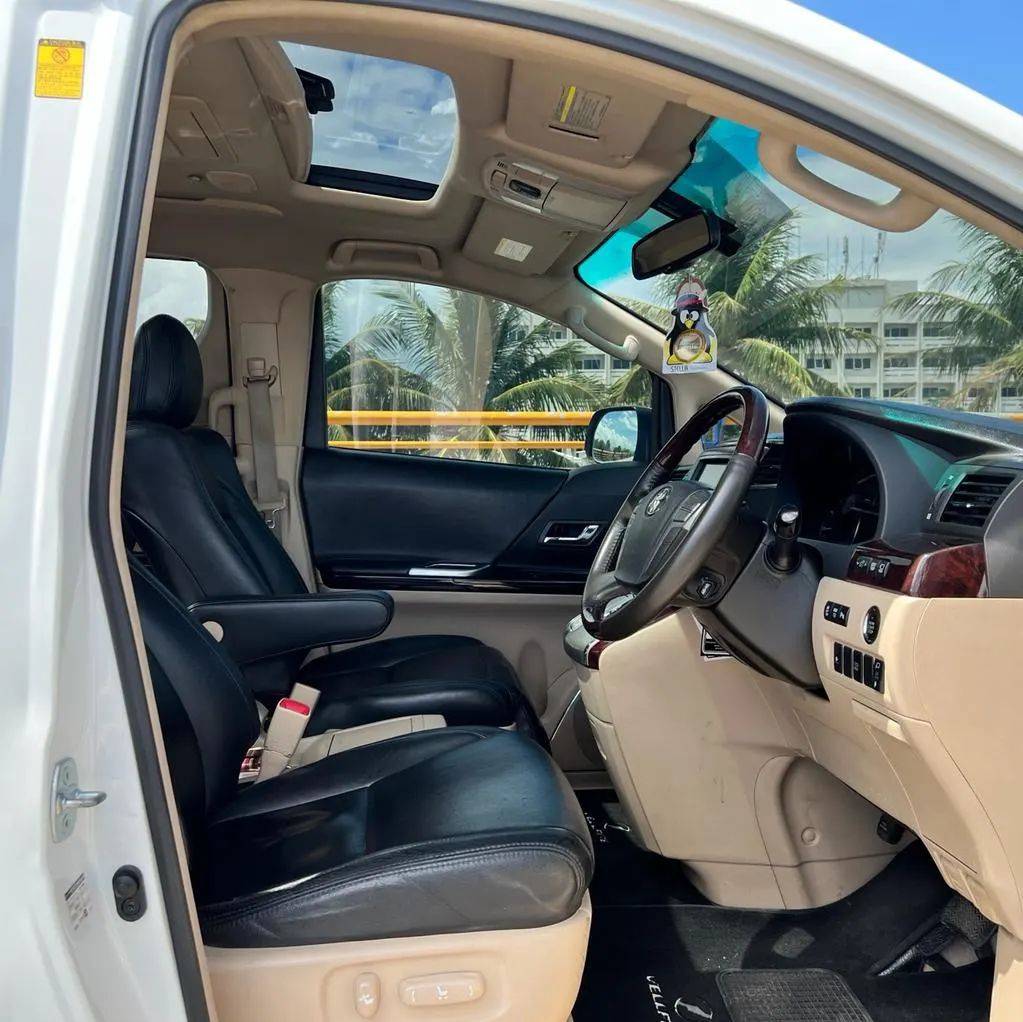 2012 Toyota Vellfire 2012 Toyota Vellfire