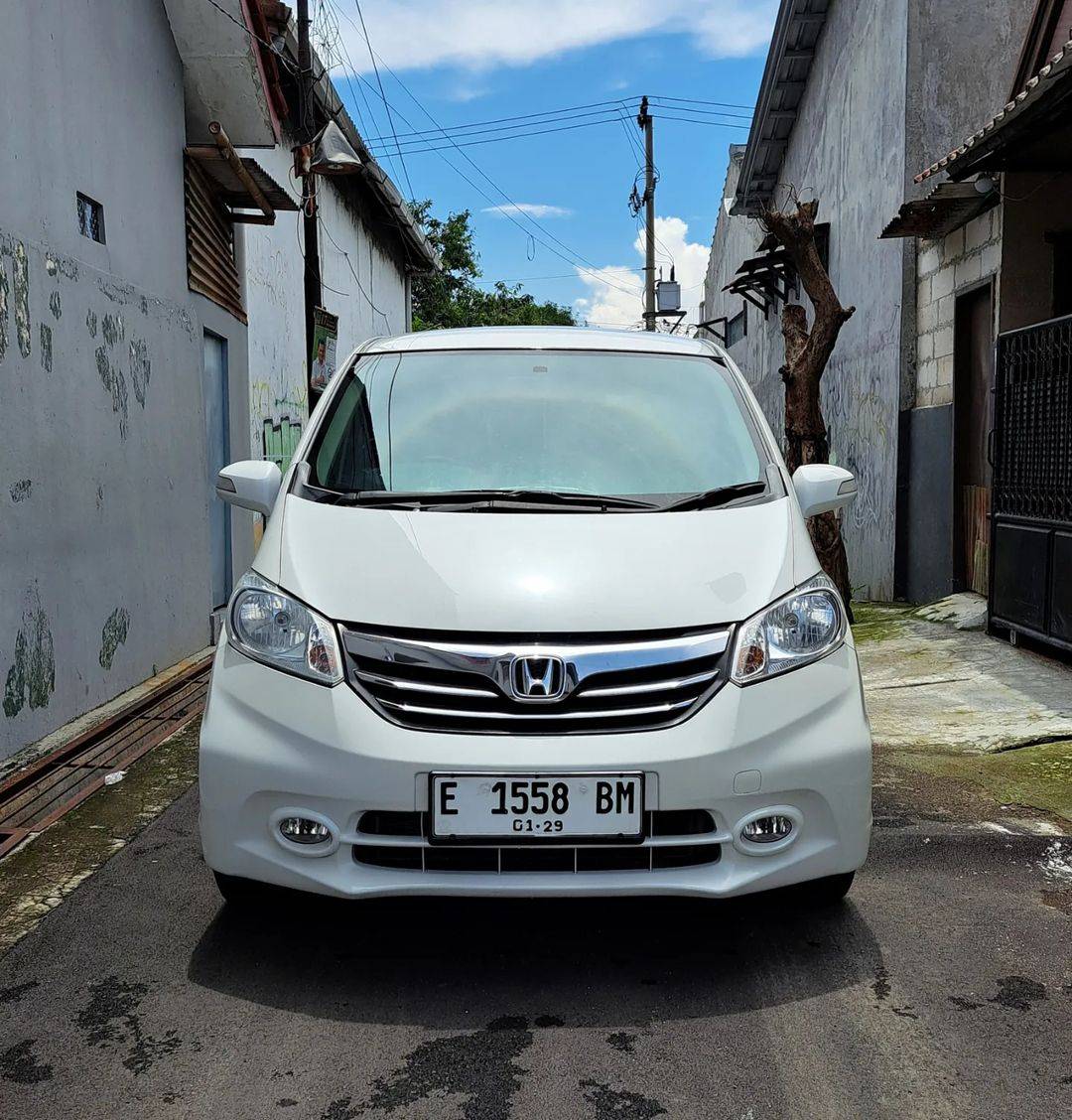 Second Hand 2013 Honda Freed Second Hand 2013 Honda Freed
